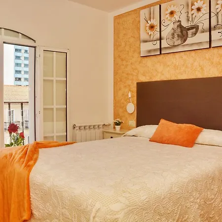 科莱吉塔教堂旅馆 2* 比戈