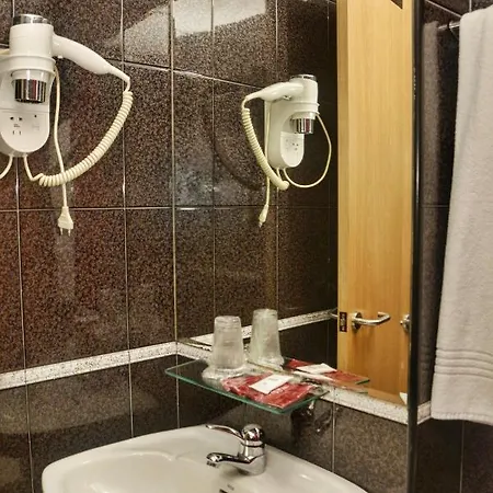 科莱吉塔教堂旅馆 招待所 比戈