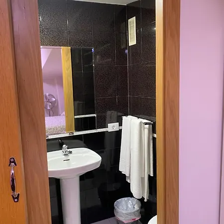 La Colegiata Πανσιόν 2*