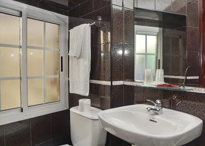 科莱吉塔教堂旅馆 2*