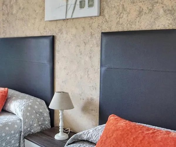 科莱吉塔教堂旅馆 比戈