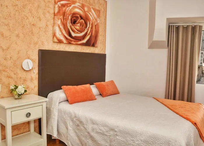 科莱吉塔教堂旅馆 2*