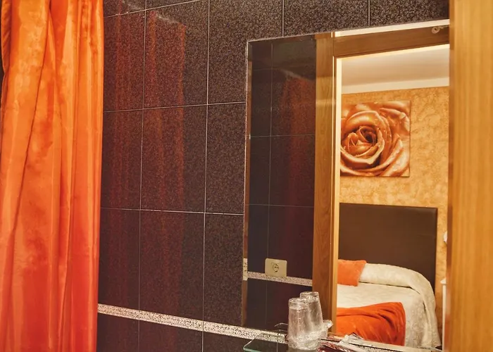 科莱吉塔教堂旅馆 招待所 比戈