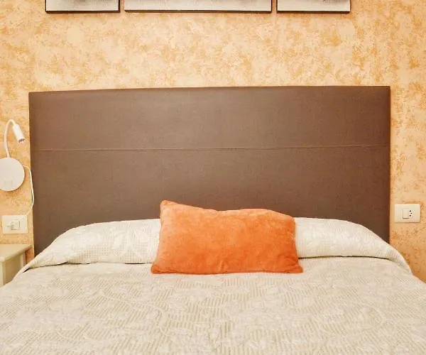 科莱吉塔教堂旅馆 比戈