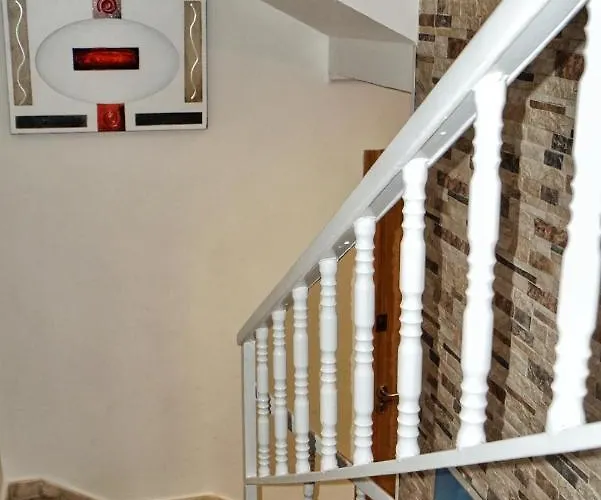 科莱吉塔教堂旅馆