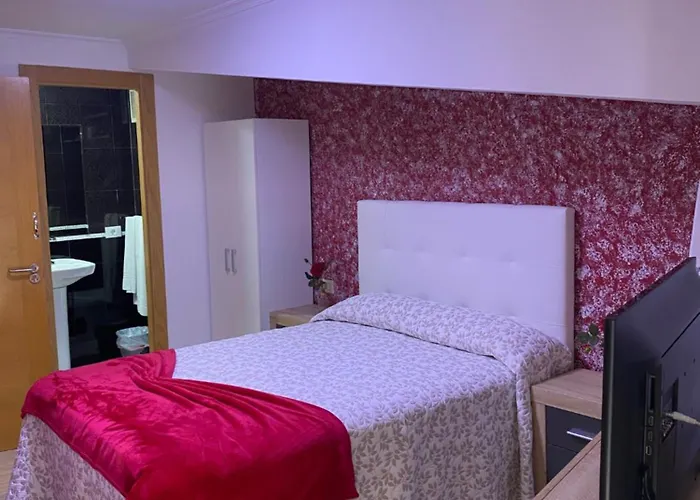 科莱吉塔教堂旅馆 2*