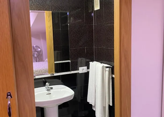 科莱吉塔教堂旅馆 招待所 2*