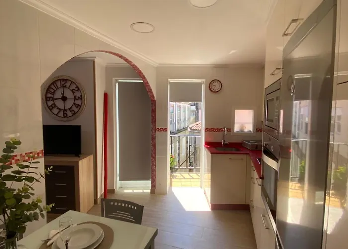 科莱吉塔教堂旅馆 招待所 比戈