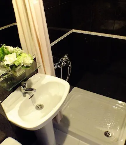 科莱吉塔教堂旅馆 招待所 比戈